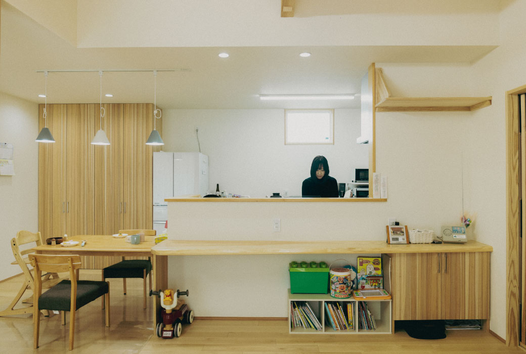 さんかく屋根の和テイストな家