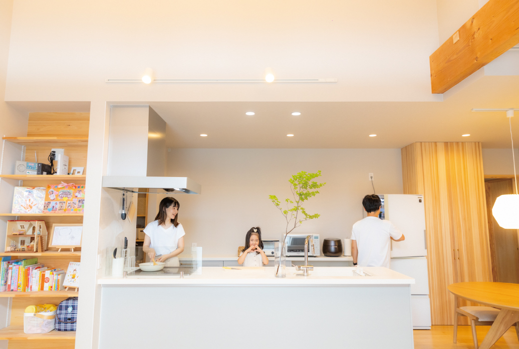 大人グレージュなナチュラルモダンの家