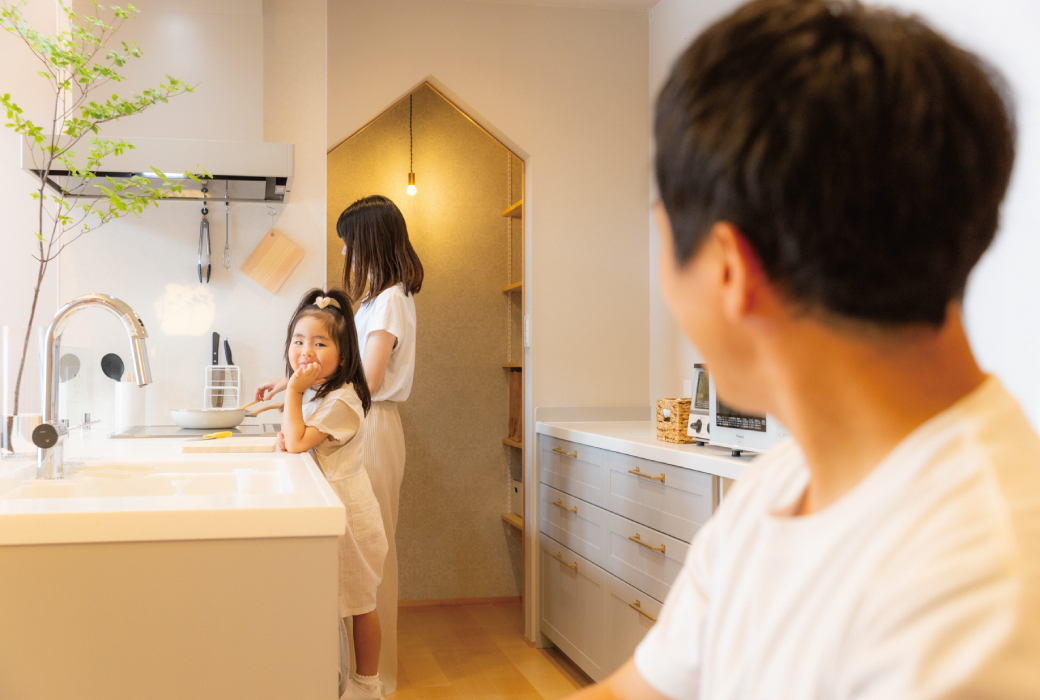 大人グレージュなナチュラルモダンの家