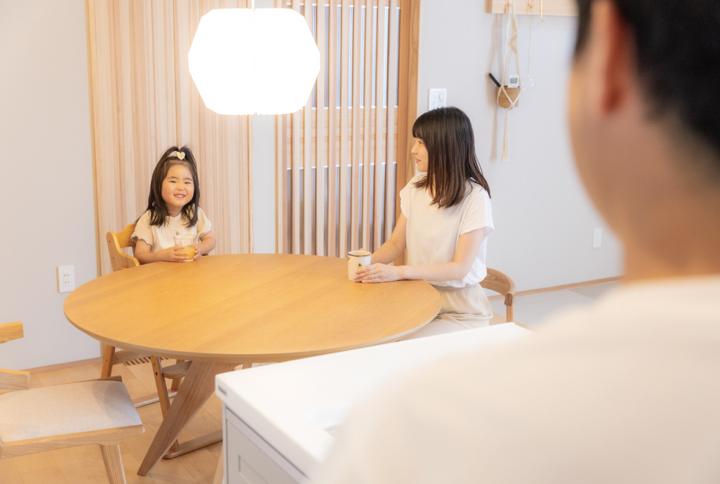 大人グレージュなナチュラルモダンの家