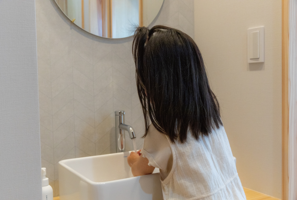 大人グレージュなナチュラルモダンの家