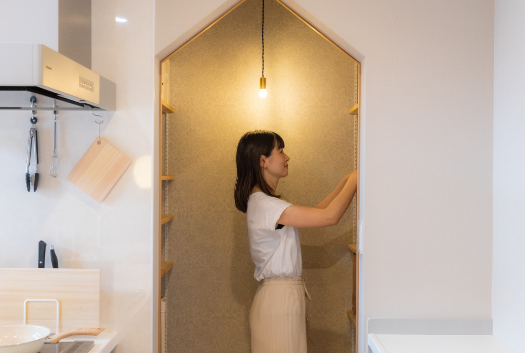 大人グレージュなナチュラルモダンの家