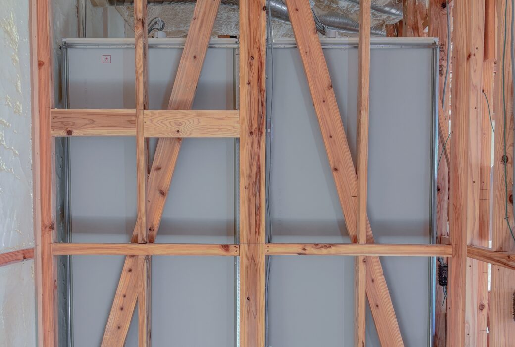 筋交いとは？役割や配置の考え方をわかりやすく解説｜地震に強い家づくりの基本