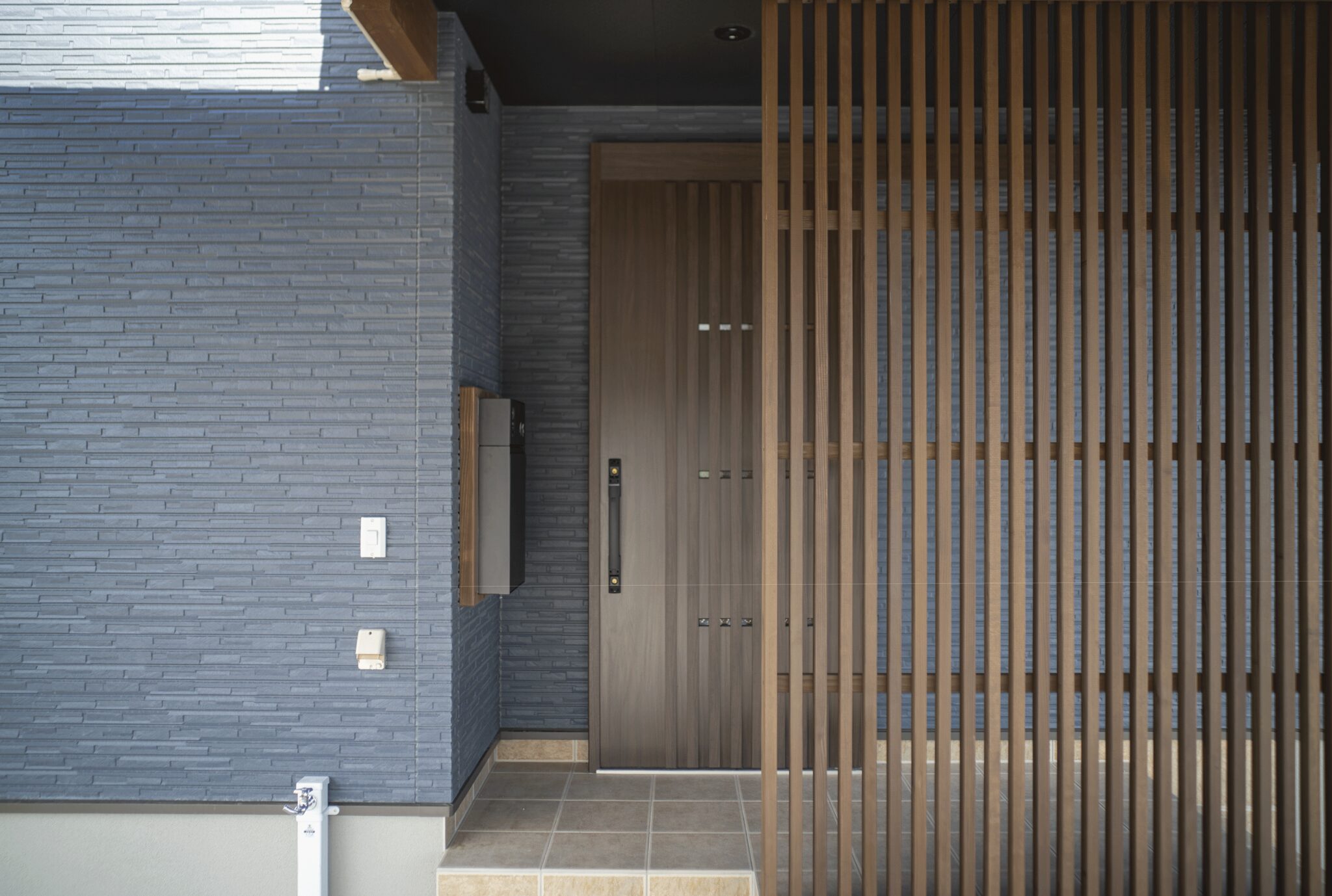 木の香るひとつなぎの家