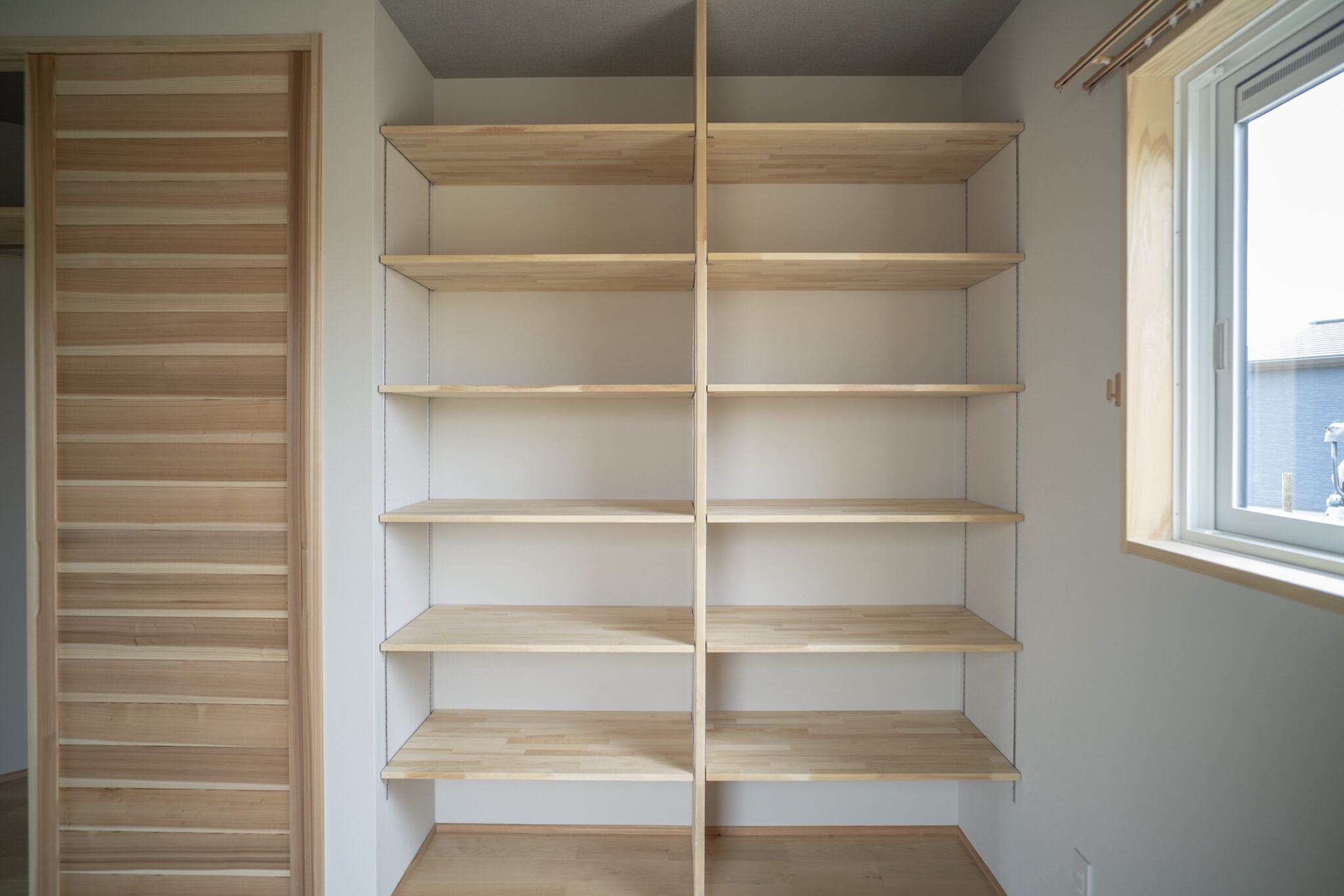 ホテルライクな洗練の家