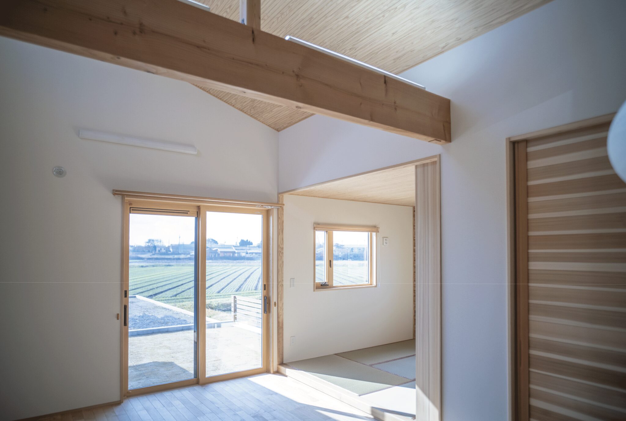 木の香るひとつなぎの家